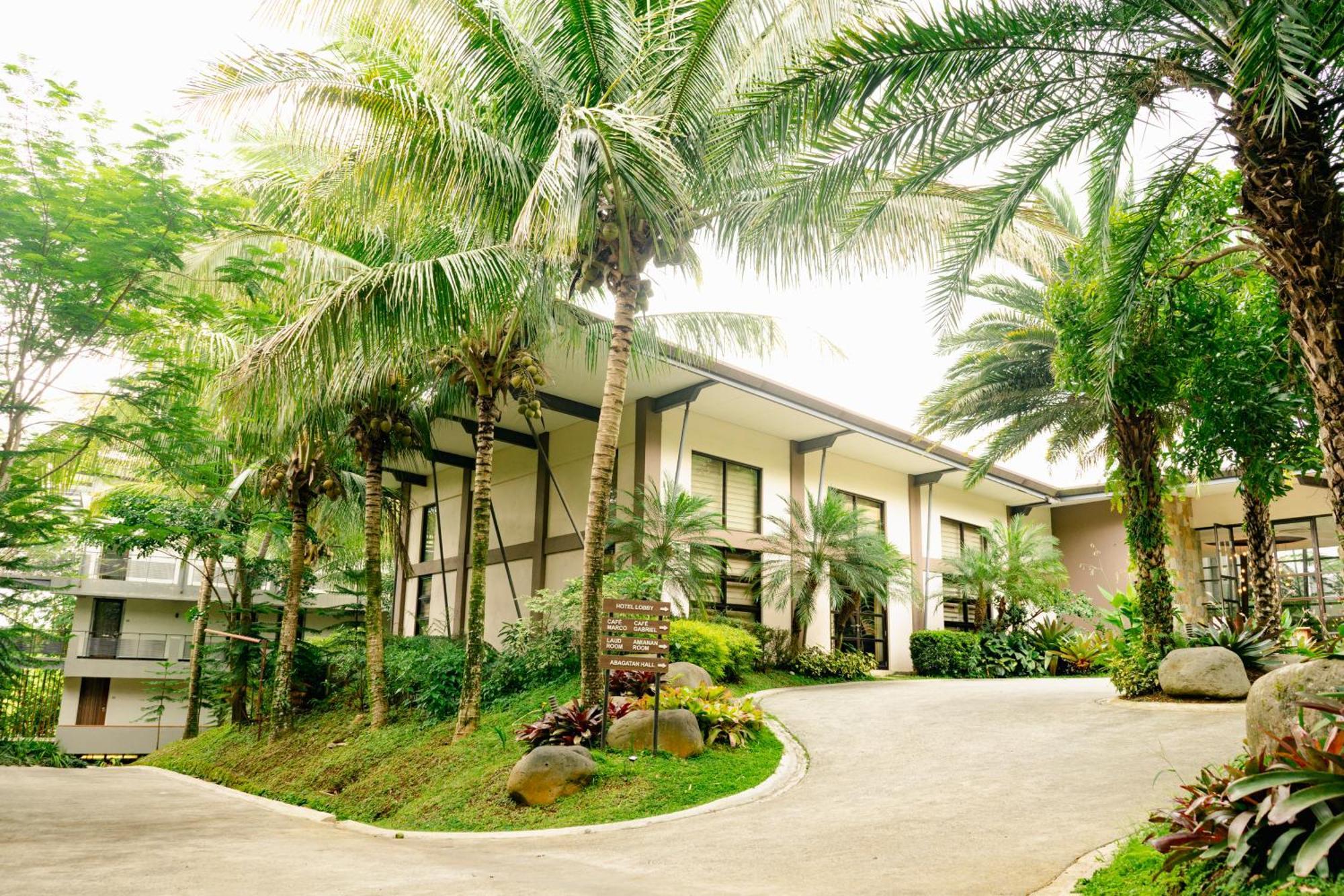Abagatan Ti Manila Hotel Alfonso Exterior photo