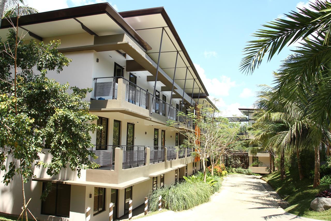 Abagatan Ti Manila Hotel Alfonso Exterior photo