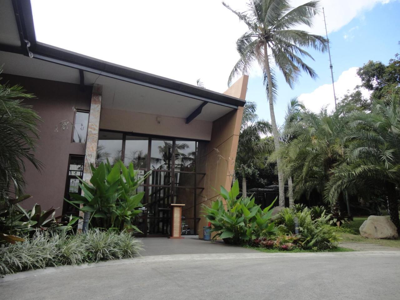 Abagatan Ti Manila Hotel Alfonso Exterior photo