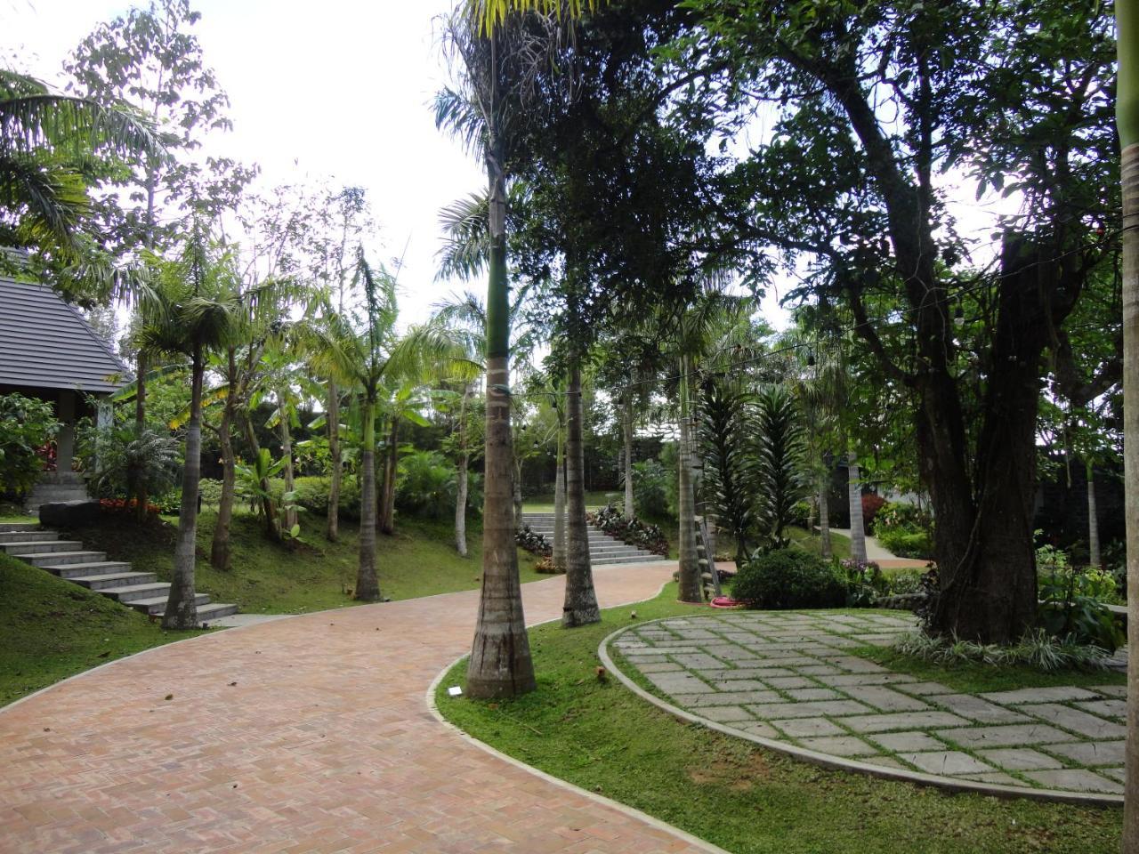 Abagatan Ti Manila Hotel Alfonso Exterior photo